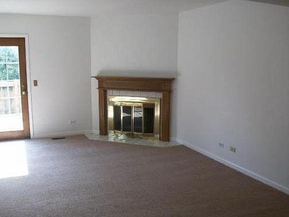 3rd image of 125 W Robinhood Way