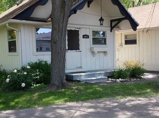 2045 Willow Beach St, Keego Harbor, MI