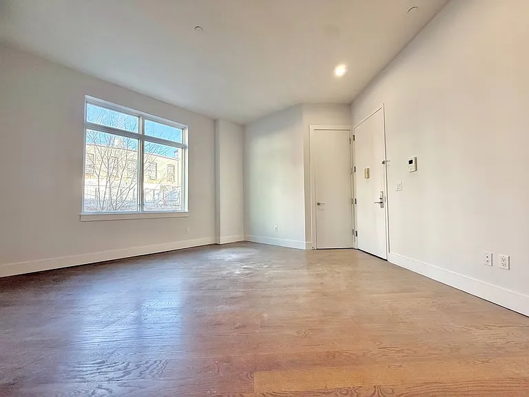 997 Jefferson Ave #2B — Photo 1