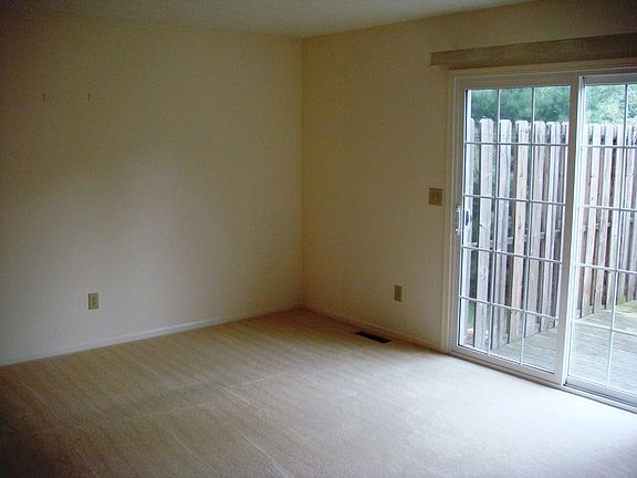 5th image of 9977 Beverly Ln
