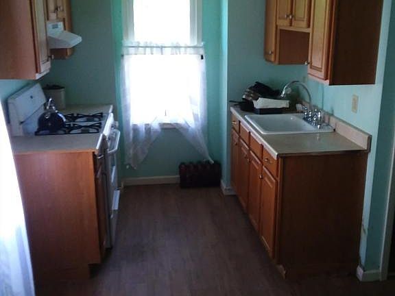 3rd image of 154 Hillside Ave
