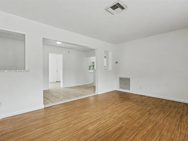 13020 NW 1st Ave — Photo 9