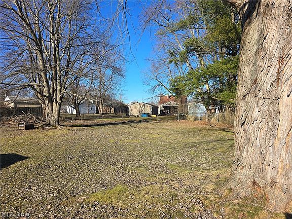 4th image of 27 Grandmere Dr