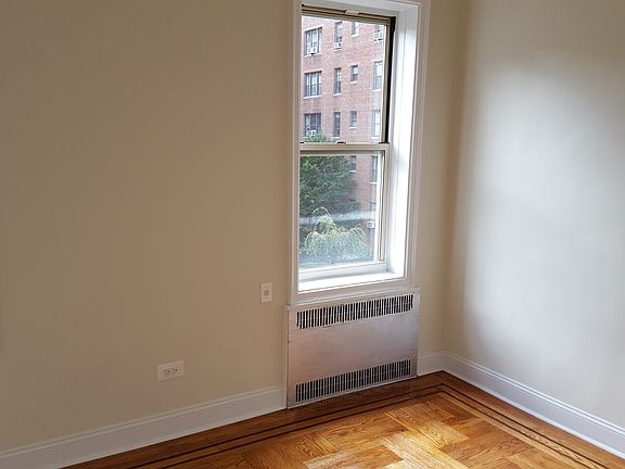 5th image of 7415 35th Ave APT 3R