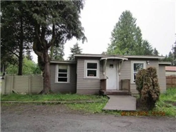 13811 Des Moines Memorial Dr S photo 1