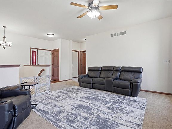 5th image of 125 N Sunset Dr