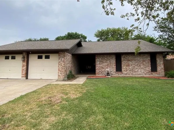 227 Briarmeadow Ln, Victoria, TX 77904