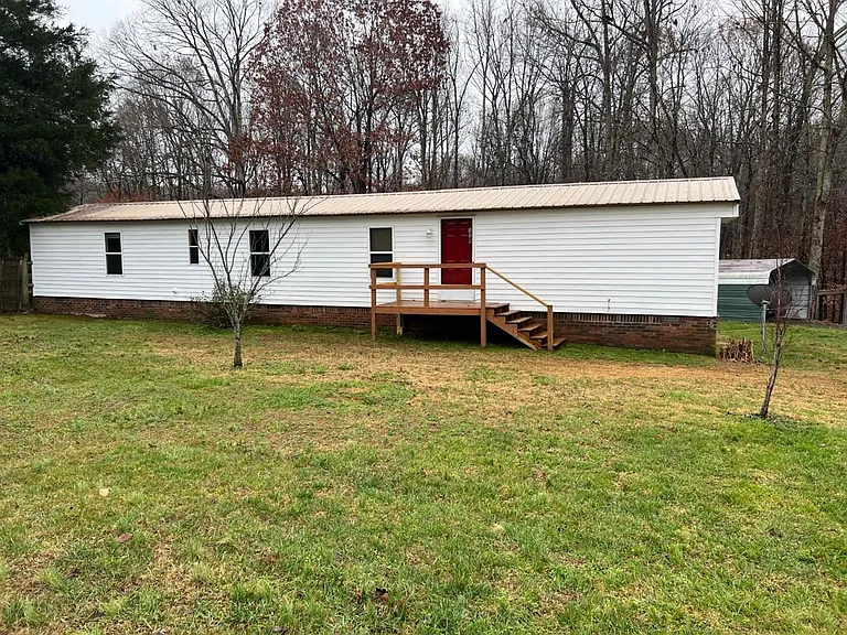138 Sutton Ct — Photo 1