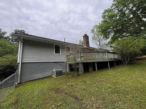 3rd image of 1137 Clairmont Pl