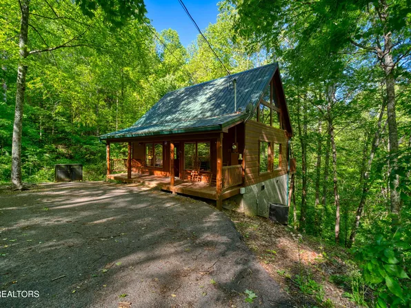 1705 Jacks Pass, Sevierville, TN 37876