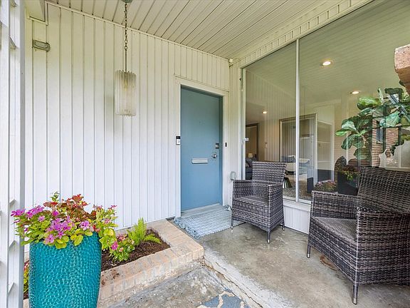 4th image of 3631 Woodvalley Dr