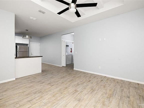 5th image of 3809 Valeria St #3