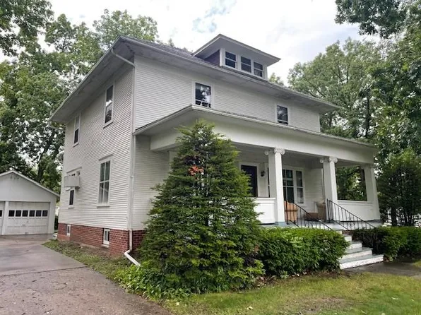 621 W Pleasant Valley St, Sigourney, IA 52591