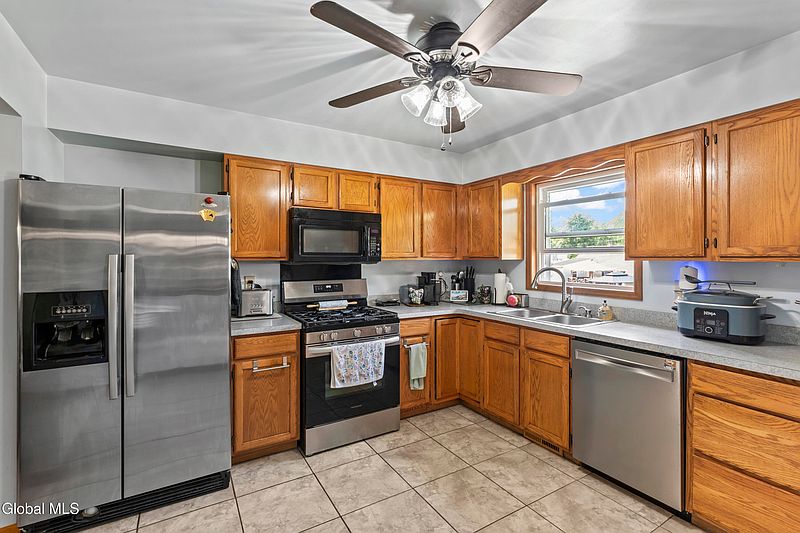 2nd image of 22 Altamont Avenue