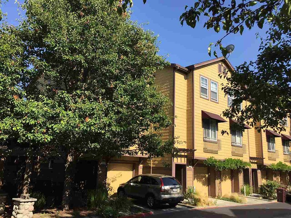 1st image of 22926 Kingsford Way