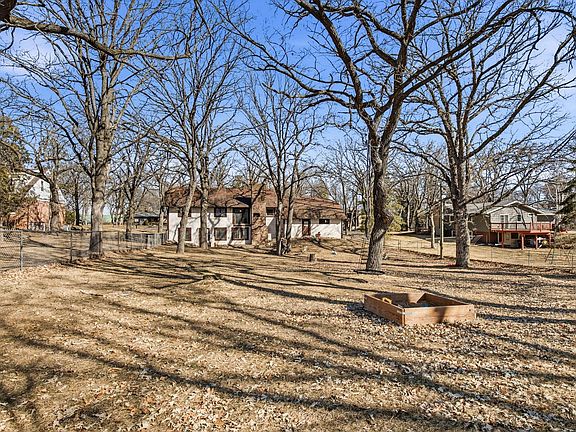 3rd image of 1726 Woodland Rd