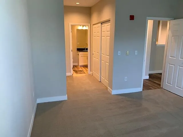 3x2 / 1240 sf - Master Bedroom