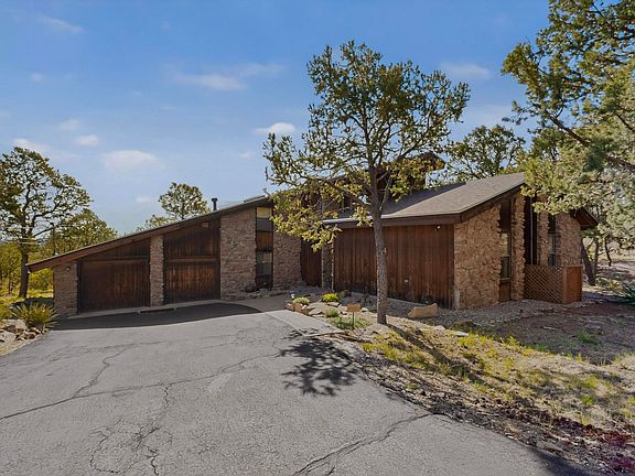 2nd image of 7 Sierra Vista Dr
