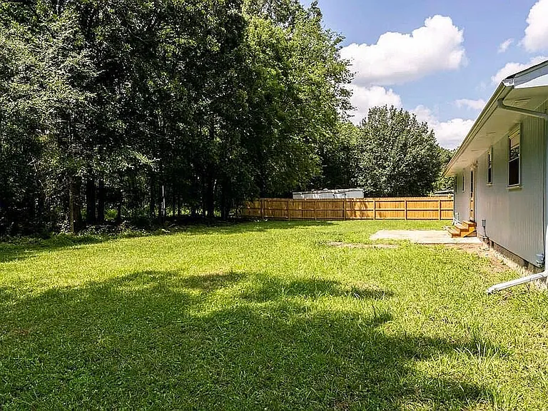 8221 Oxford Dr — Photo 22