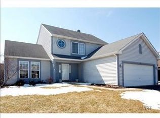 151 E Littleton Trl, Hainesville, IL 60030