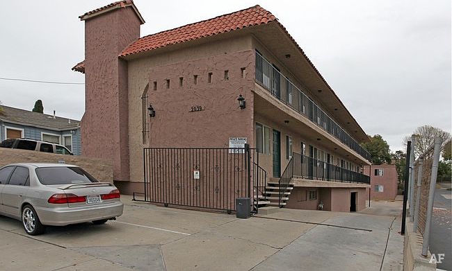 2nd image of 2039 L Ave APT 25