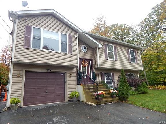 2nd image of 1285 Cambell Way