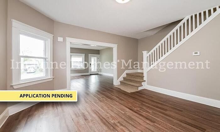 1st image of 1374 Gladys Ave #2