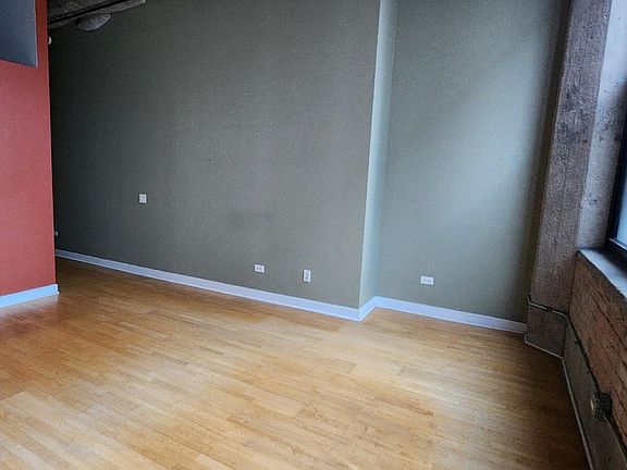 5th image of 320 E 21st St #316