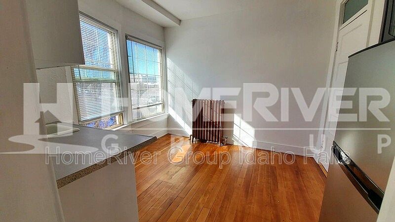 1st image of 400 N Eastern Ave #4