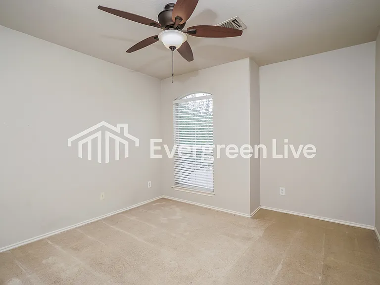 4331 Griffin Park Dr — Photo 12