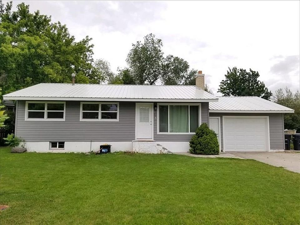 1st image of 3055 S Geneva Dr