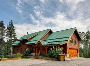 16 NW Highlands Pl, Rocky View County, AB T0L0K0