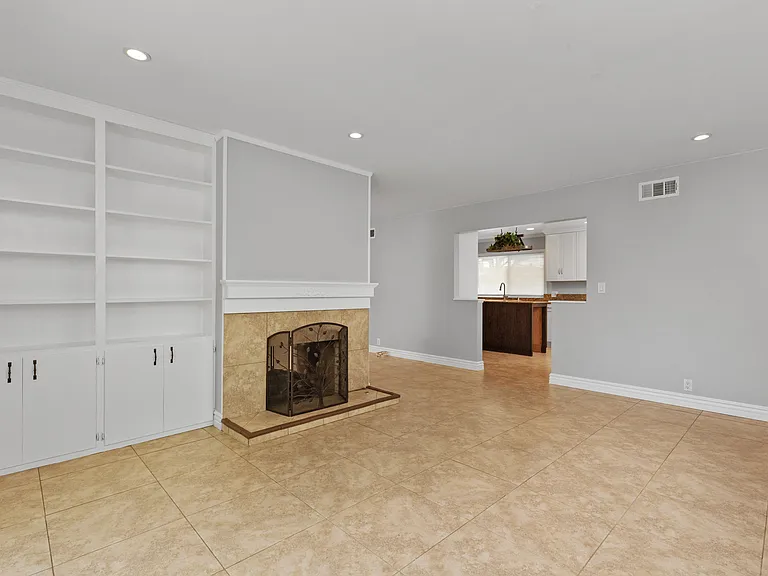 831 E Hoover Ave — Photo 14