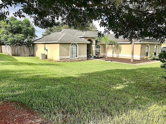 3rd image of 14847 Spruce Pine Ln