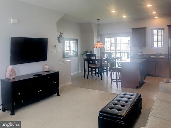 5th image of 20625 Albermarle Ln