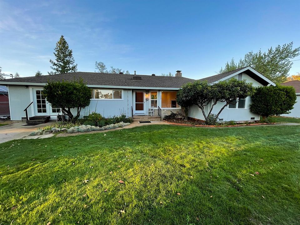 1st image of 208 Catherine Ln