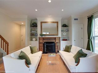 93 Rhode Island Ave APT 5, Newport, RI 02840