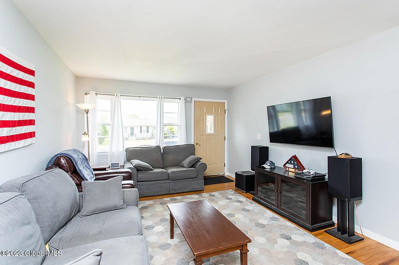 4th image of 1082 Madison Avenue