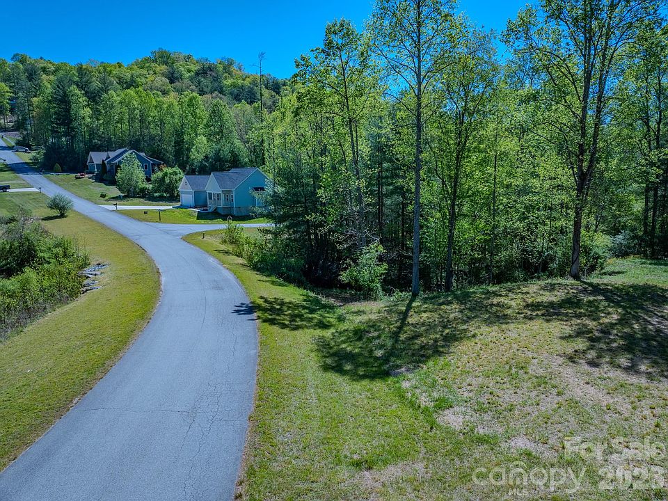 7th image of 92 Crystal Heights Dr