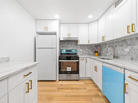 3rd image of 2 Bay Club Dr APT 21X