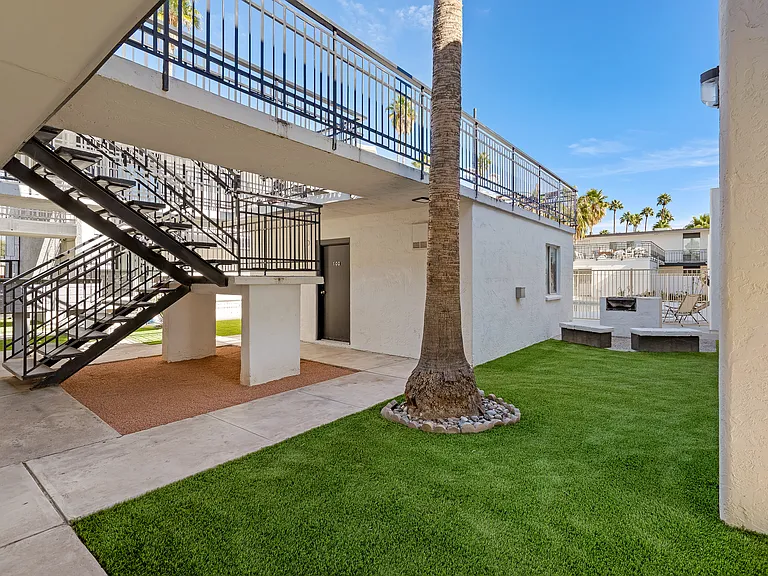 5570 E Hampton St #205 — Photo 4