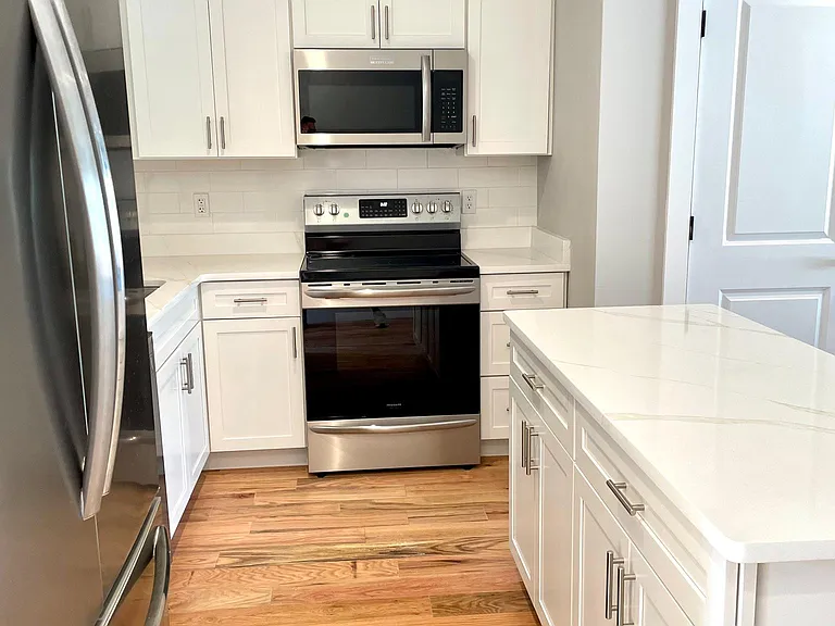 1201 Huntington Ave #1-8 — Photo 11