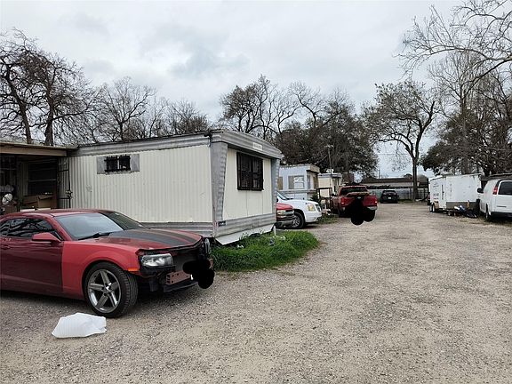 5th image of 113 Busch St Trailer 5