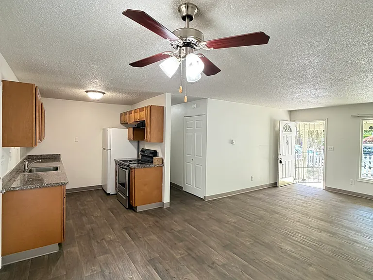 9457 N Bristol Ave #2 — Photo 7