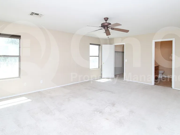 699 E Springfield Pl — Photo 11