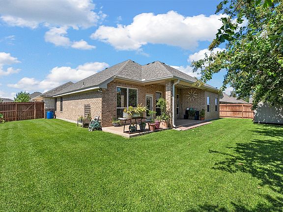 3rd image of 2515 Paisley Dr