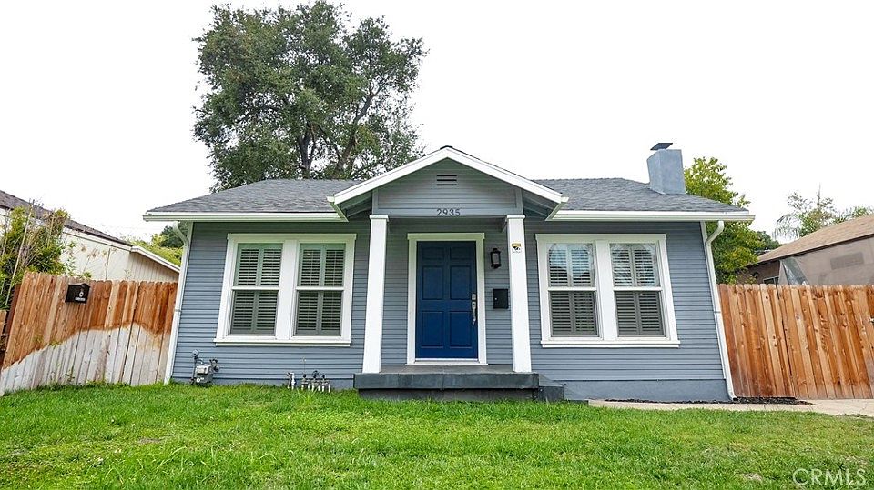 1st image of 2935 La Tierra St