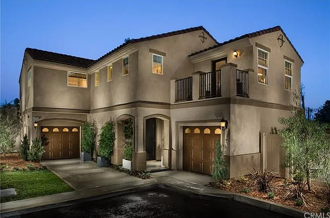 5885 Silver Oaks Dr — Photo 2