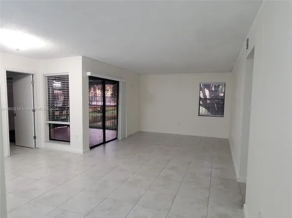 10885 NW 7th St APT 11-33, Miami, FL 33172