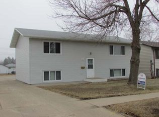 511 S 14th St, Bismarck, ND 58504
